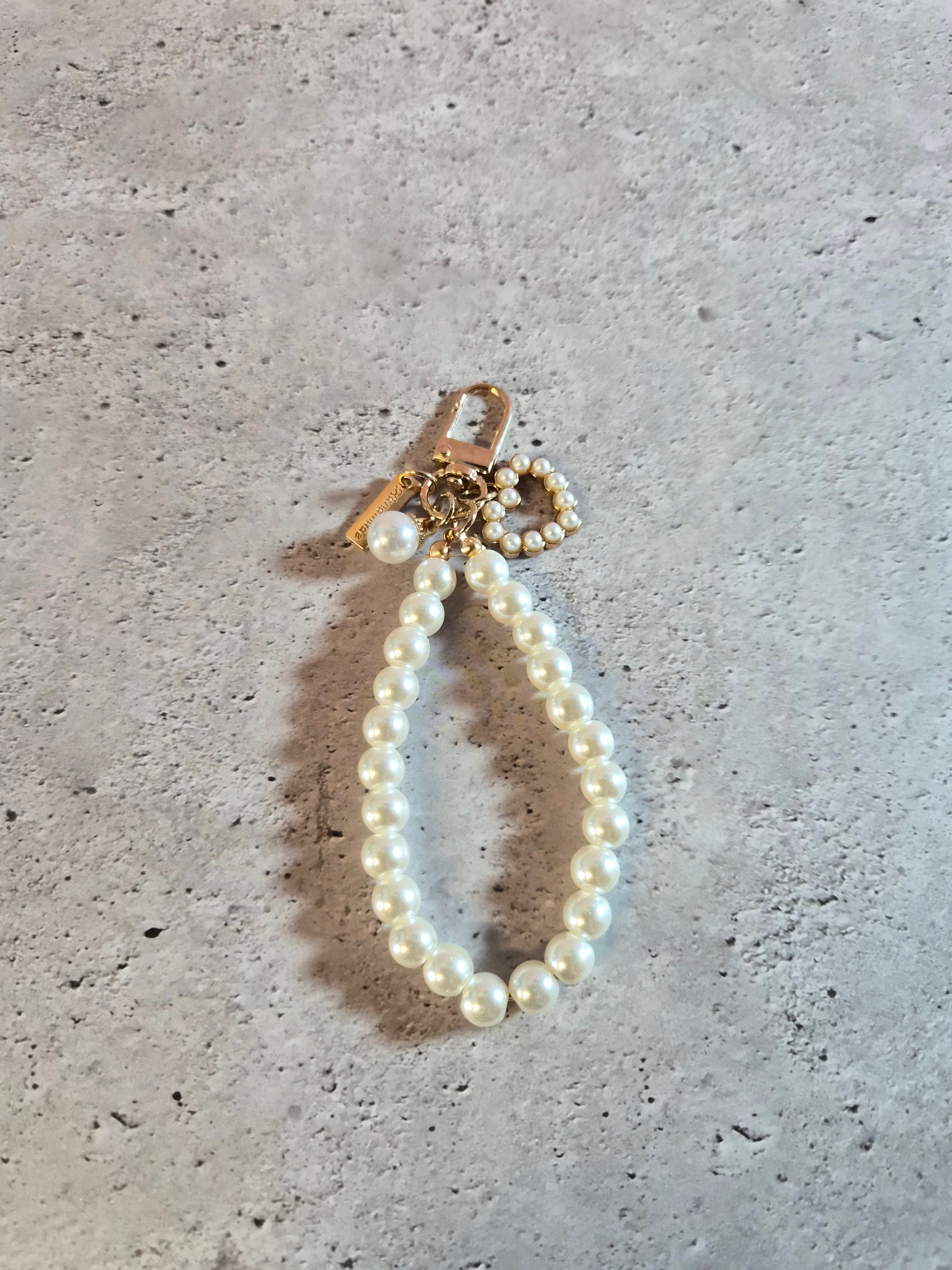 Small Pearl Wristlet