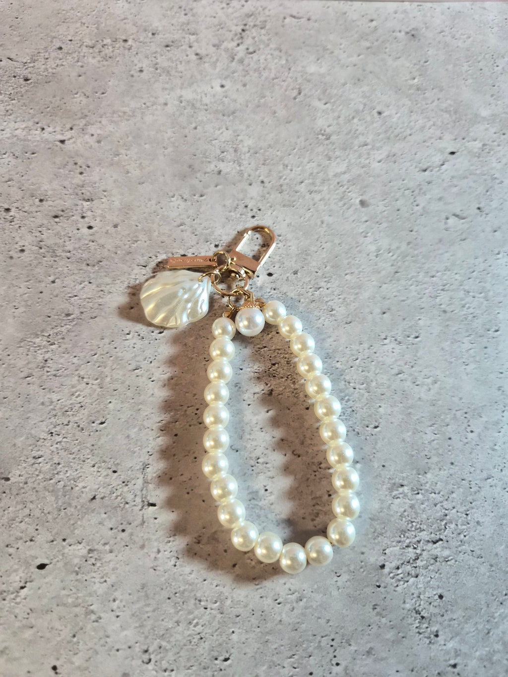 Small Pearl Wristlet