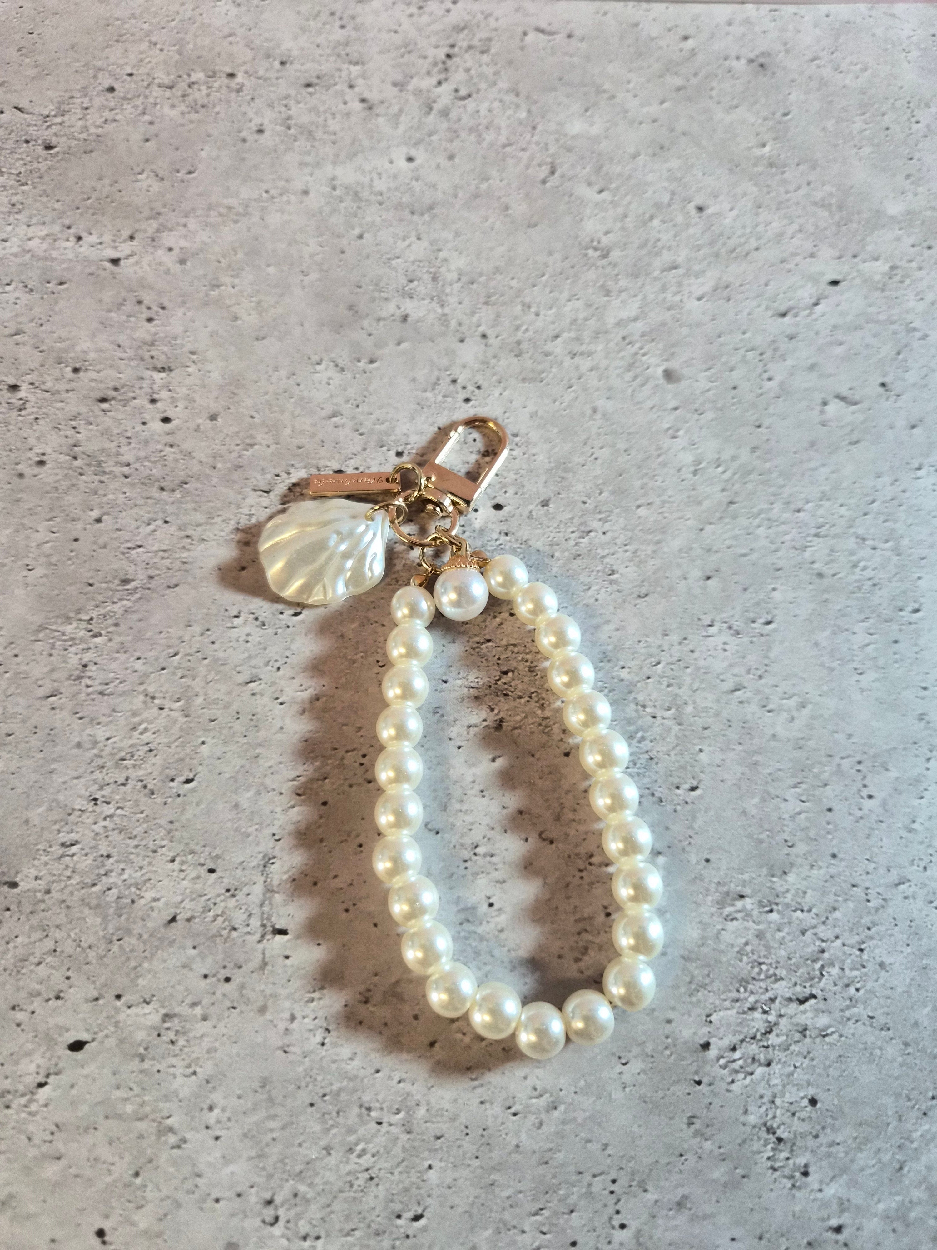 Small Pearl Wristlet