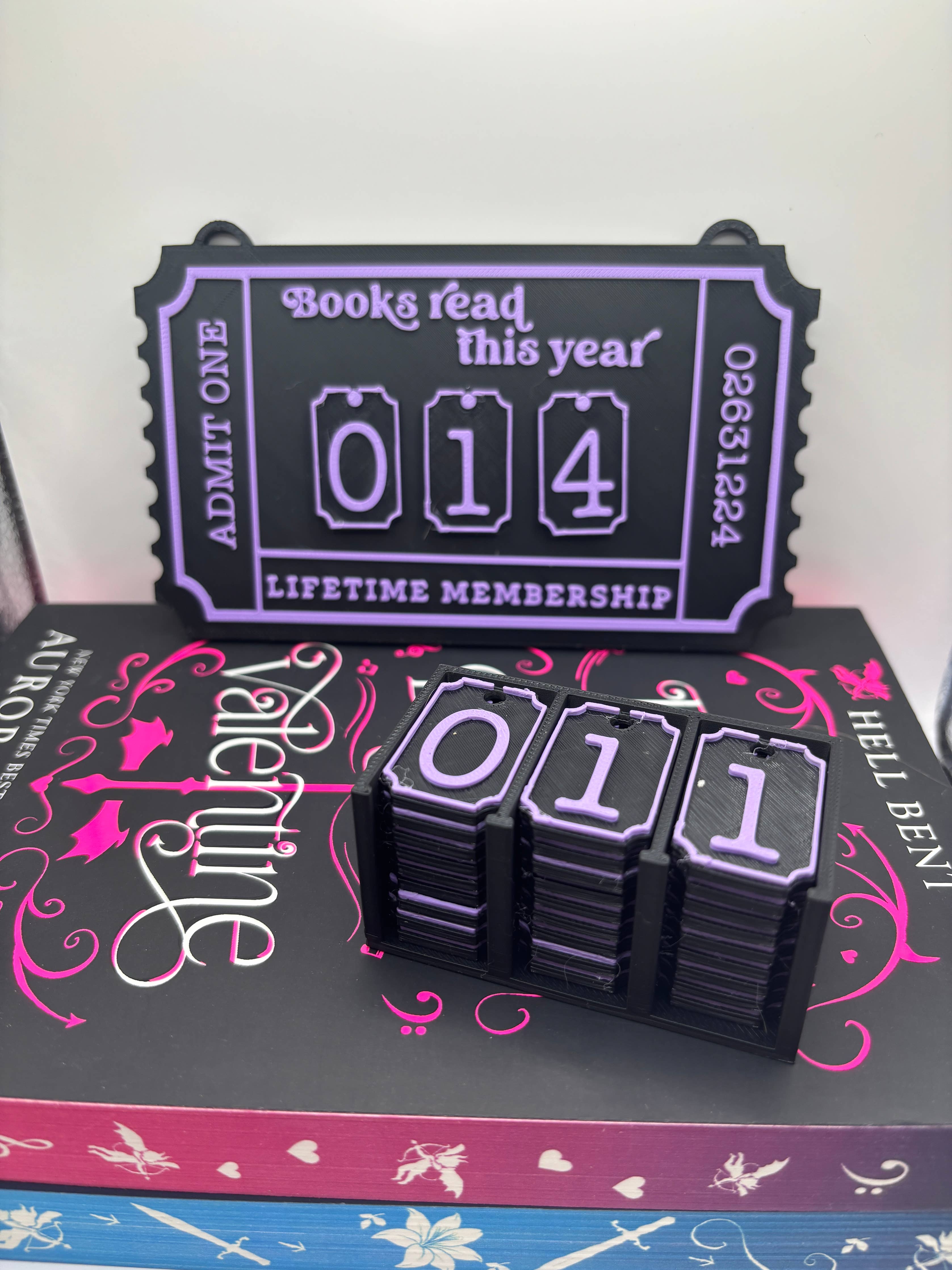 Hanging Book Counter with Numbers and Number Holder